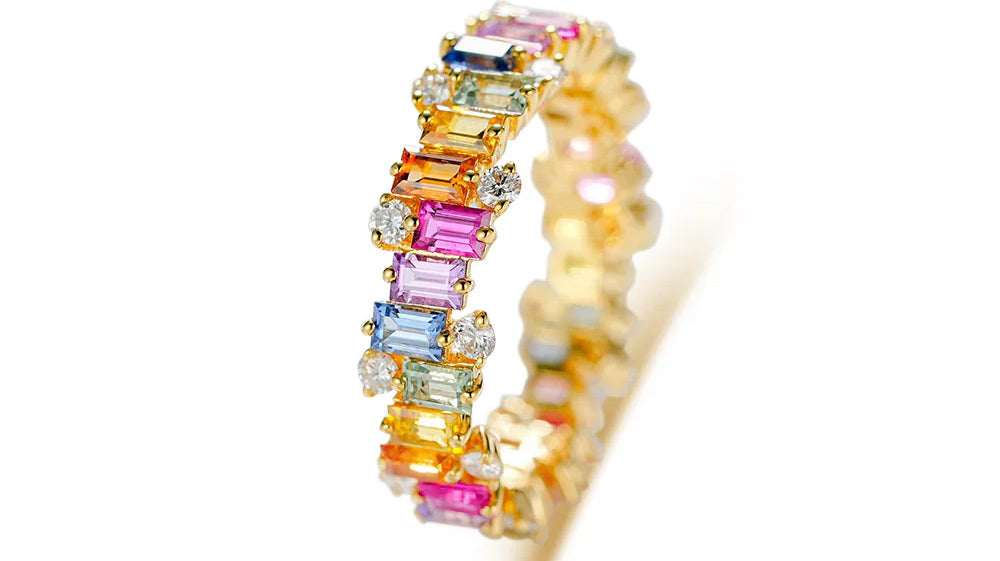 The Ultimate Guide to Engagement Rings for Fat Fingers: Flattering Styles & Expert Tips